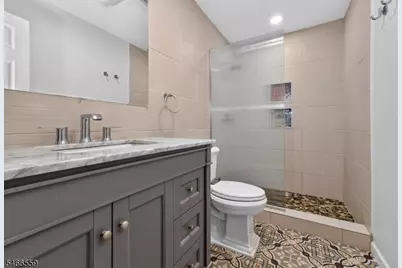 55 Chelsea Cir, Raritan Township, NJ 08822 - Photo 15