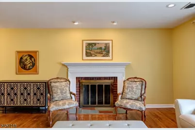 25 Morningside Cir, Little Falls Township, NJ 07424 - Photo 5