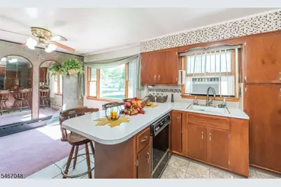 104 Oak Street, Dover, NJ 07801 - Photo 5