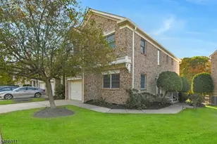 25 Hidden Pond Ct, Raritan, NJ 08869 - Photo 1