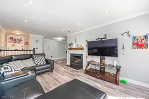 323 Gill Ln, Woodbridge Township, NJ 08830 - Photo 13