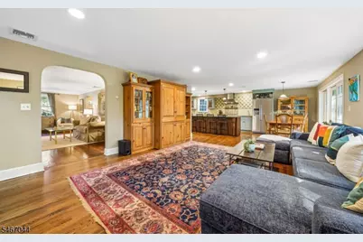 45 Wayland Dr, Verona, NJ 07044 - Photo 9