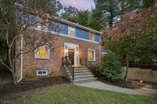 45 Wayland Dr, Verona, NJ 07044 - Photo 3