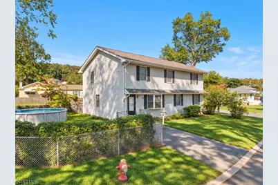 29 Garrabrant Rd, Clifton, NJ 07013 - Photo 3