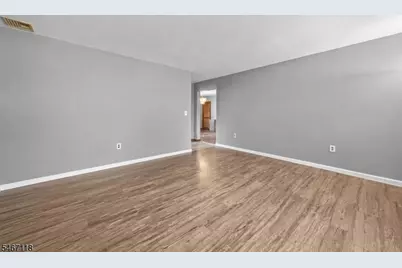 29 Garrabrant Rd, Clifton, NJ 07013 - Photo 5