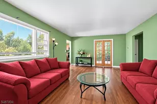 19 Cona Ct, Haledon, NJ 07508 - Photo 9