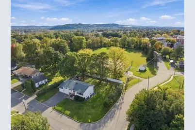 424 S 1st St, Lopatcong Township, NJ 08865 - Photo 23