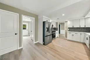 22 Forest Ln, Ewing Township, NJ 08628 - Photo 5
