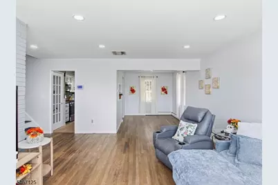 15 Adelphi Ct, Edison, NJ 08837 - Photo 3