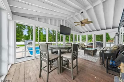 41 Carlos Dr, Fairfield, NJ 07004 - Photo 21