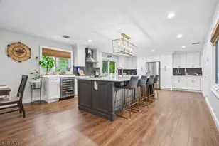 41 Carlos Dr, Fairfield, NJ 07004 - Photo 7