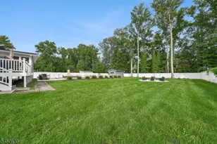 41 Carlos Dr, Fairfield, NJ 07004 - Photo 33