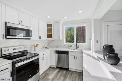 141 Lake Dr, Byram Township, NJ 07874 - Photo 15