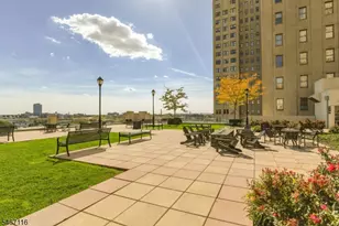 4 Beacon Way, Jersey City, NJ 07304 - Photo 9