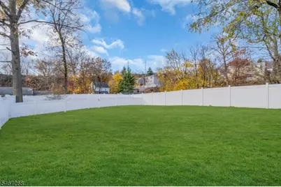 18 Belle Terre Rd, West Orange Township, NJ 07052 - Photo 9