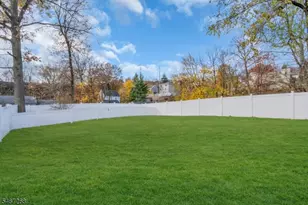 18 Belle Terre Rd, West Orange Township, NJ 07052 - Photo 9