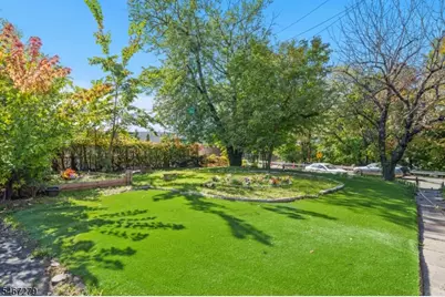 891 River Dr, Elmwood Park, NJ 07407 - Photo 33