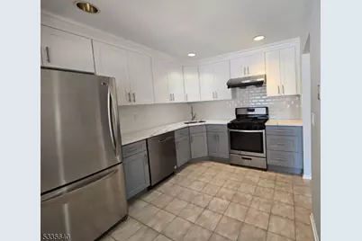 154 Castle Ridge Dr, East Hanover Township, NJ 07936 - Photo 7