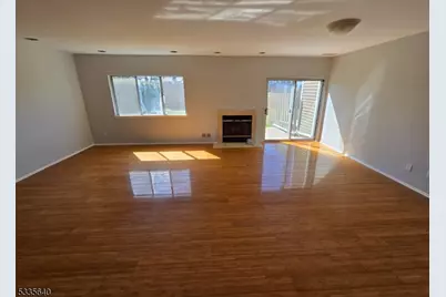 154 Castle Ridge Dr, East Hanover Township, NJ 07936 - Photo 3
