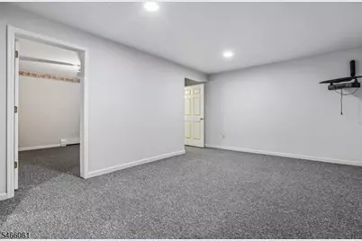 6 Lauren Ct, Wayne, NJ 07470 - Photo 31