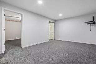 6 Lauren Ct, Wayne, NJ 07470 - Photo 31