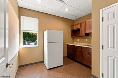 28 Bowling Green Pkwy 2A, Jefferson Township, NJ 07849 - Photo 11