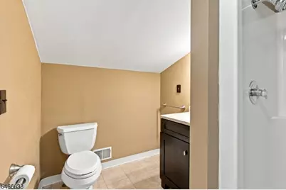 28 Bowling Green Pkwy 3Ab, Jefferson Township, NJ 07849 - Photo 9