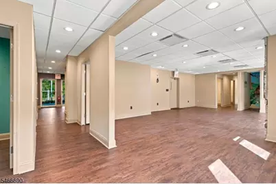 28 Bowling Green Pkwy, Jefferson Township, NJ 07849 - Photo 5