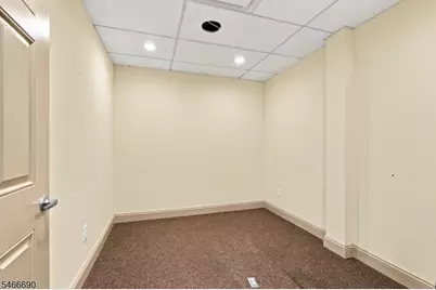 28 Bowling Green Pkwy, Jefferson Township, NJ 07849 - Photo 13