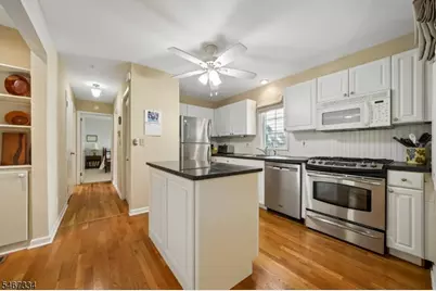 43 Miele Pl, Summit, NJ 07901 - Photo 5