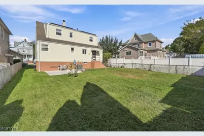 91 Laurel St, Ridgefield, NJ 07660 - Photo 23
