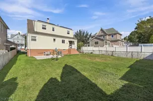 91 Laurel St, Ridgefield, NJ 07660 - Photo 23