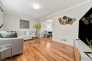91 Laurel St, Ridgefield, NJ 07660 - Photo 3