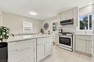 91 Laurel St, Ridgefield, NJ 07660 - Photo 7