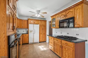 320 Garretson Rd, Bridgewater, NJ 08807 - Photo 9