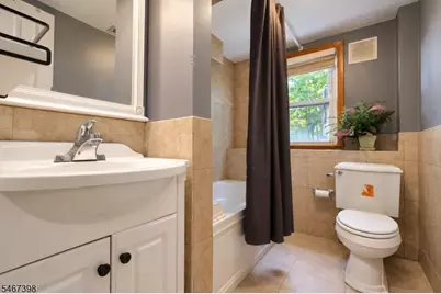 24 Countryside Dr, Livingston, NJ 07039 - Photo 11