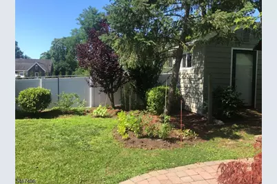 96 Compton St, Middletown Twp., NJ 07718 - Photo 5