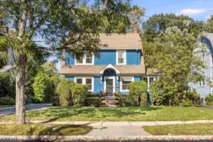 22 Euclid Pl, Montclair, NJ 07042 - Photo 3