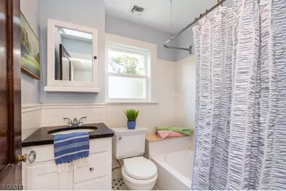 22 Euclid Pl, Montclair, NJ 07042 - Photo 35