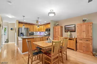 114 Mountainside Dr, Pompton Lakes, NJ 07442 - Photo 3