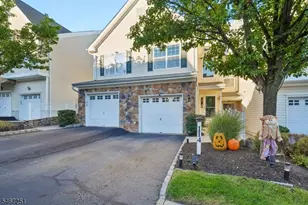 114 Mountainside Dr, Pompton Lakes, NJ 07442 - Photo 1