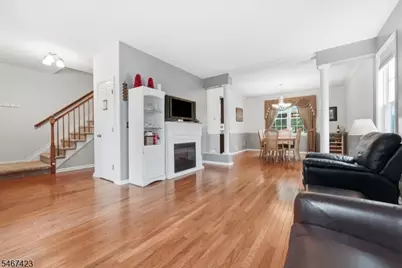 17 Windsor Ln, Lopatcong Township, NJ 08865 - Photo 5