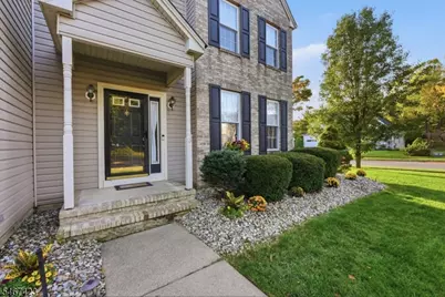 17 Windsor Ln, Lopatcong Township, NJ 08865 - Photo 3