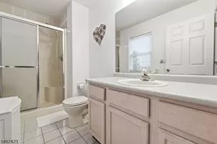 17 Windsor Ln, Lopatcong Township, NJ 08865 - Photo 19