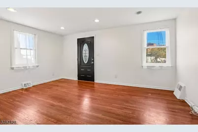 239 Bradford Ave, Linden, NJ 07036 - Photo 9