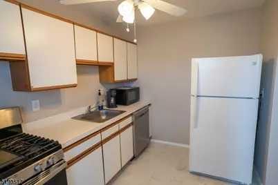 1126 Valley Rd #2A, Wayne, NJ 07470 - Photo 5
