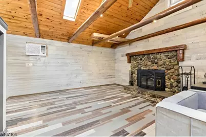 37 Maxim Dr, Hopatcong, NJ 07843 - Photo 9