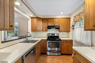 585 Trinity Pl, Westfield, NJ 07090 - Photo 7