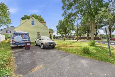 2 Dawn Dr, Clark Township, NJ 07066 - Photo 5