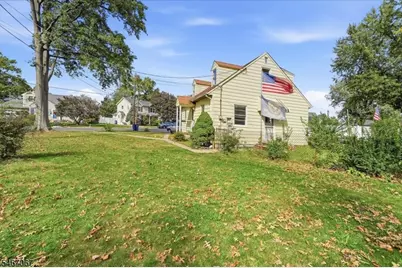 2 Dawn Dr, Clark Township, NJ 07066 - Photo 3